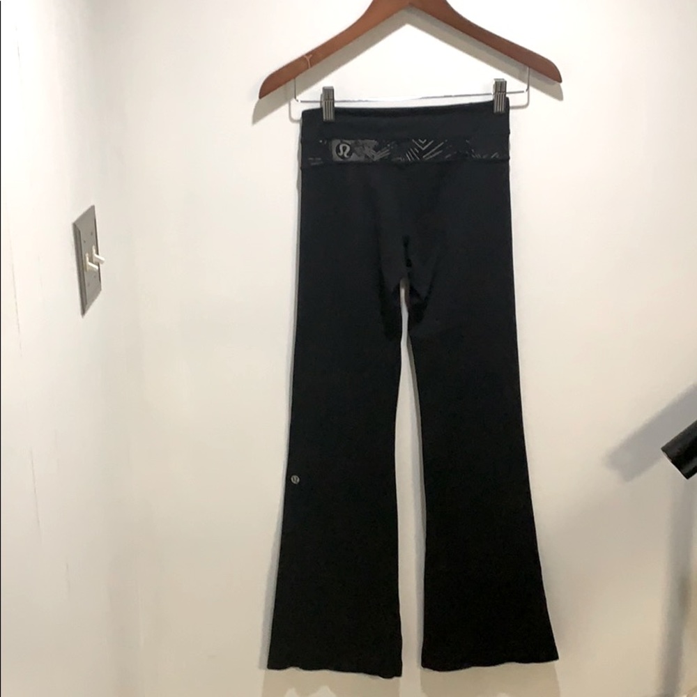 Lululemon black yoga pants